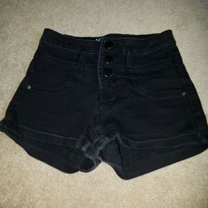 No Boundaries shorts